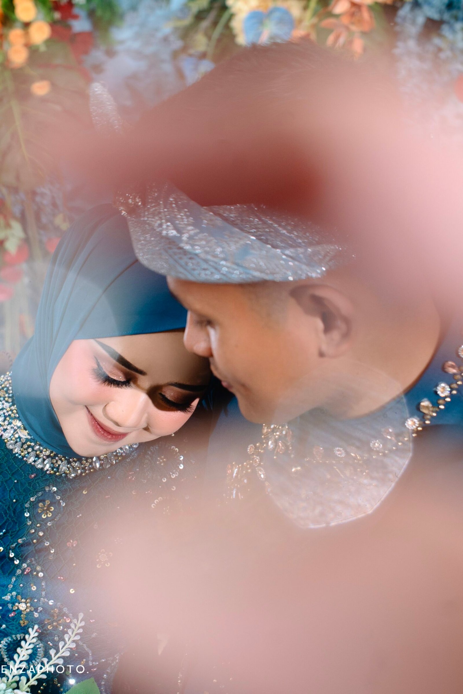 {"ARInfo":{"IsUseAR":false},"Version":"1.0.0","MakeupInfo":{"IsUseMakeup":false},"FaceliftInfo":{"IsChangeEyeLift":false,"IsChangeFacelift":false,"IsChangePostureLift":false,"IsChangeNose":false,"IsChangeFaceChin":false,"IsChangeMouth":false,"IsChangeThinFace":true},"BeautyInfo":{"IsAIBeauty":false,"OldBeautyCount":1,"IsSharpen":false,"SwitchMedicatedAcne":false,"IsBrightEyes":false,"IsOldBeauty":false,"IsReduceBlackEyes":true},"HandlerInfo":{"AppName":2},"FilterInfo":{"IsUseFilter":false}}